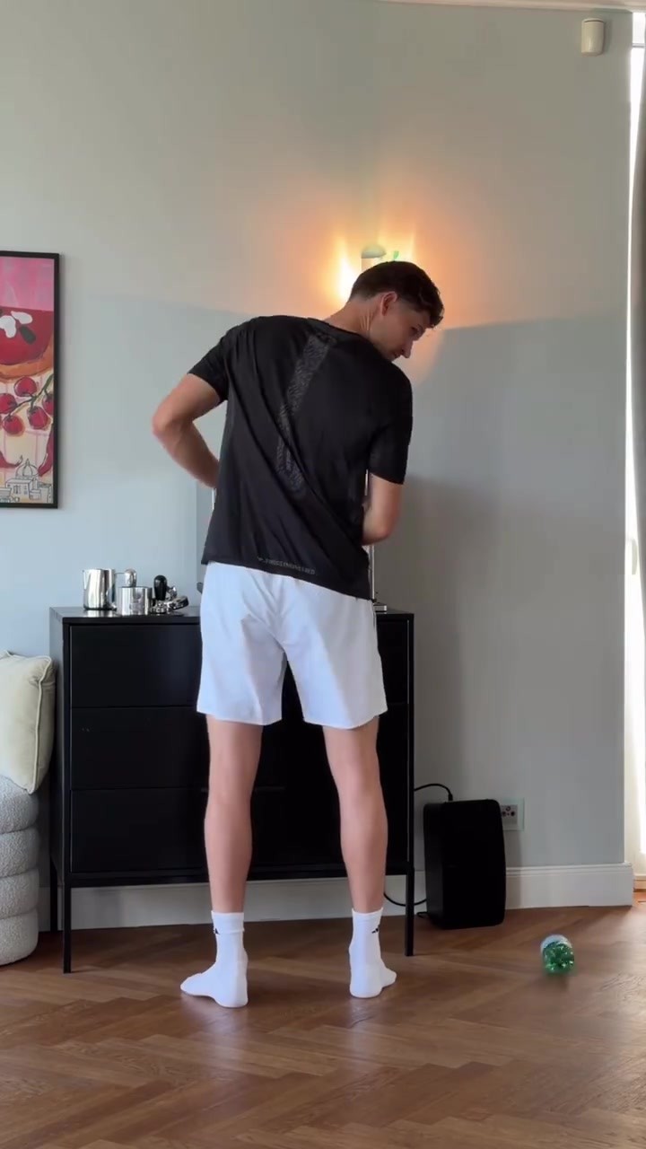抽象之心!科贝尔的社媒日常:
